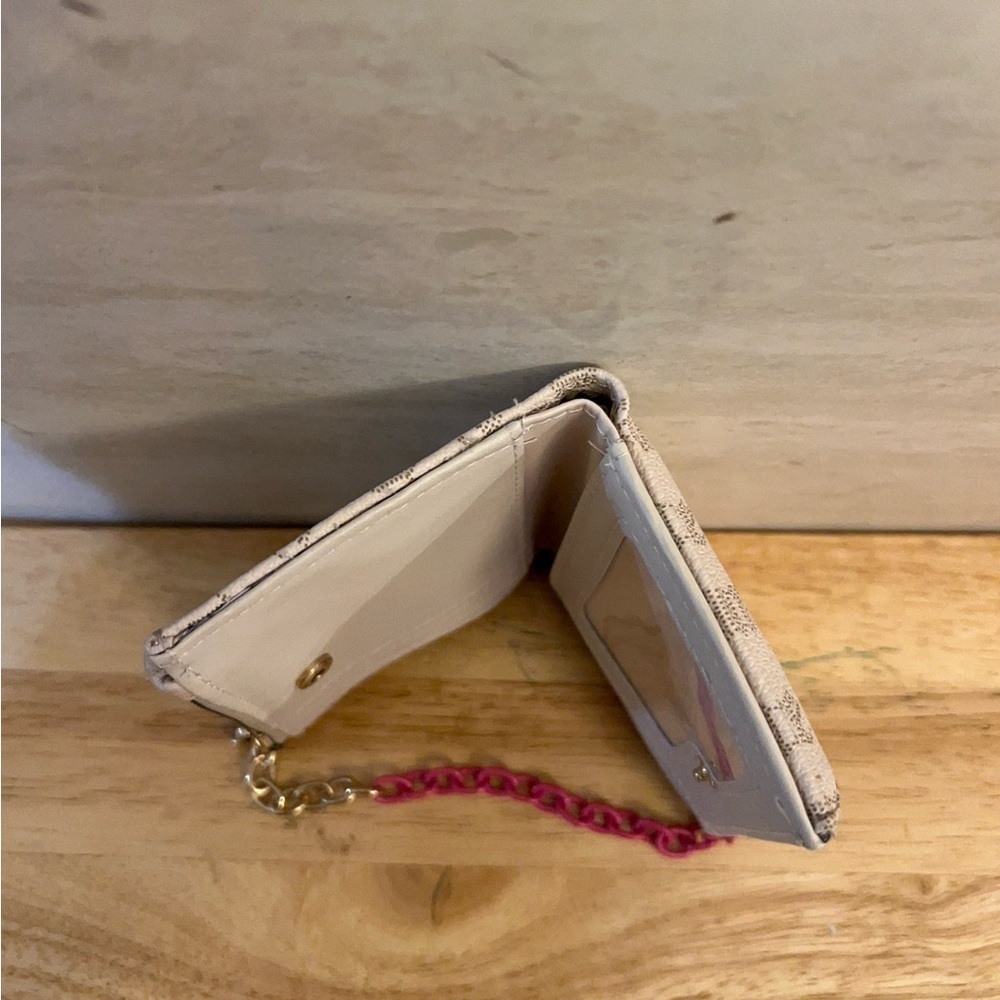 Juicy Couture “Can't Tame Her" bifold wallet with a pullout card holder. - Picture 9 of 16